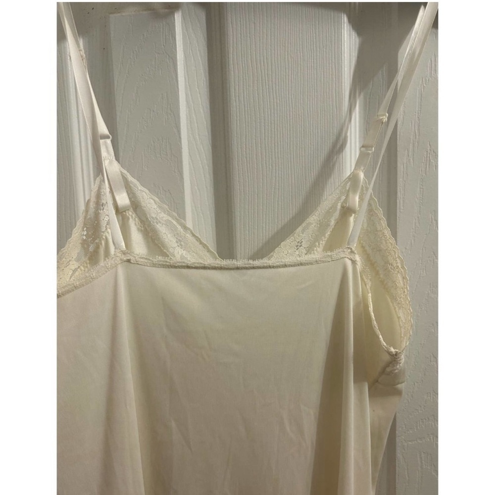 Vintage Vanity Fair Lace Trim Silky Full Slip
Gown Lingerie 34 Small Nightgown - Picture 7 of 8